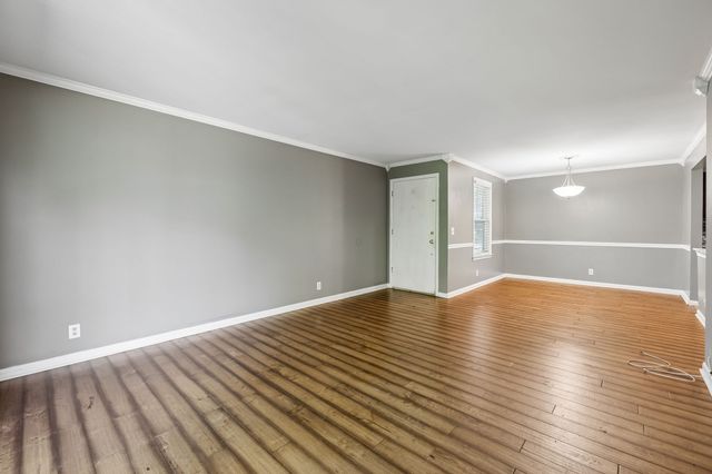 555 N DuPont Ave Apt D92, Madison, TN 37115