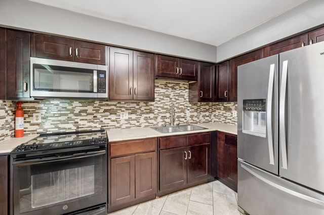 555 N DuPont Ave Apt D92, Madison, TN 37115