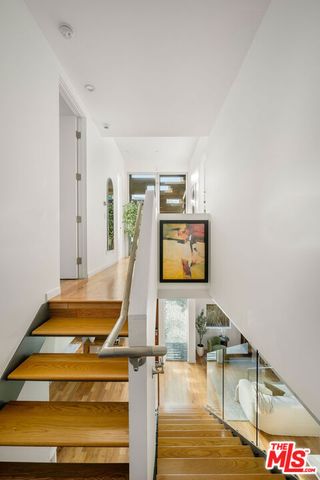 8949 Rosewood Avenue, West Hollywood, CA 90048