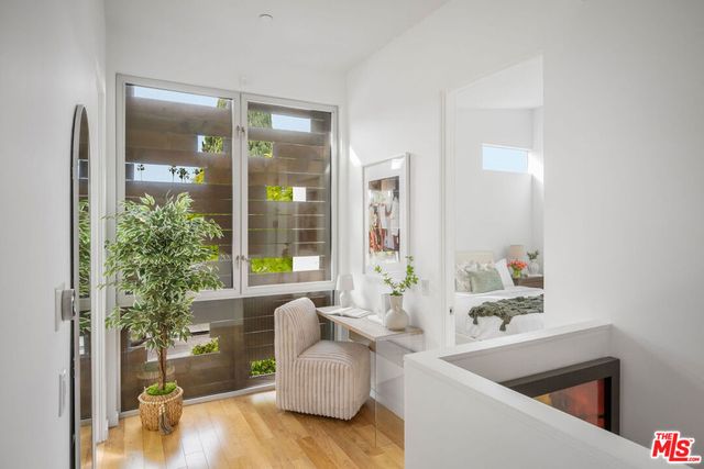 8949 Rosewood Avenue, West Hollywood, CA 90048