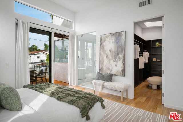 8949 Rosewood Avenue, West Hollywood, CA 90048