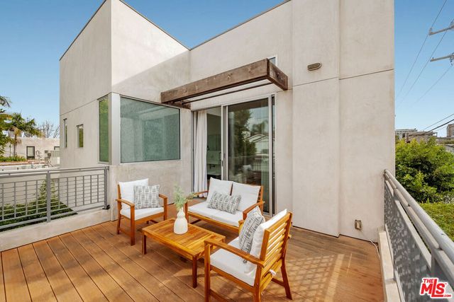 8949 Rosewood Avenue, West Hollywood, CA 90048