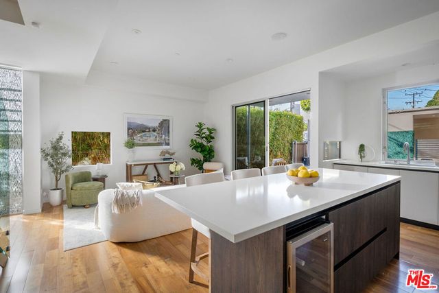 8949 Rosewood Avenue, West Hollywood, CA 90048