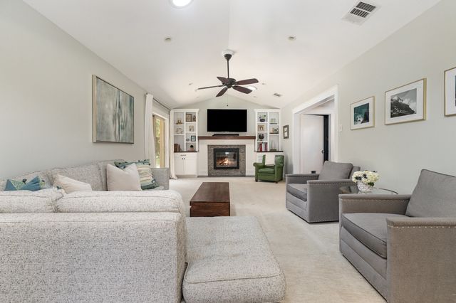 317 Oakcrest Drive, Richardson, TX 75080