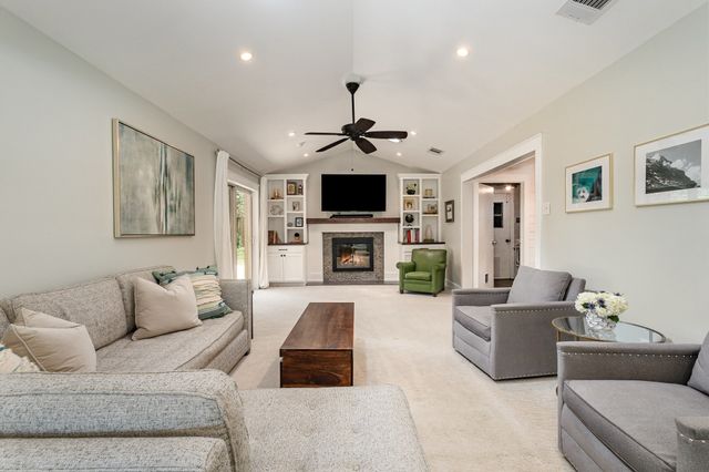 317 Oakcrest Drive, Richardson, TX 75080