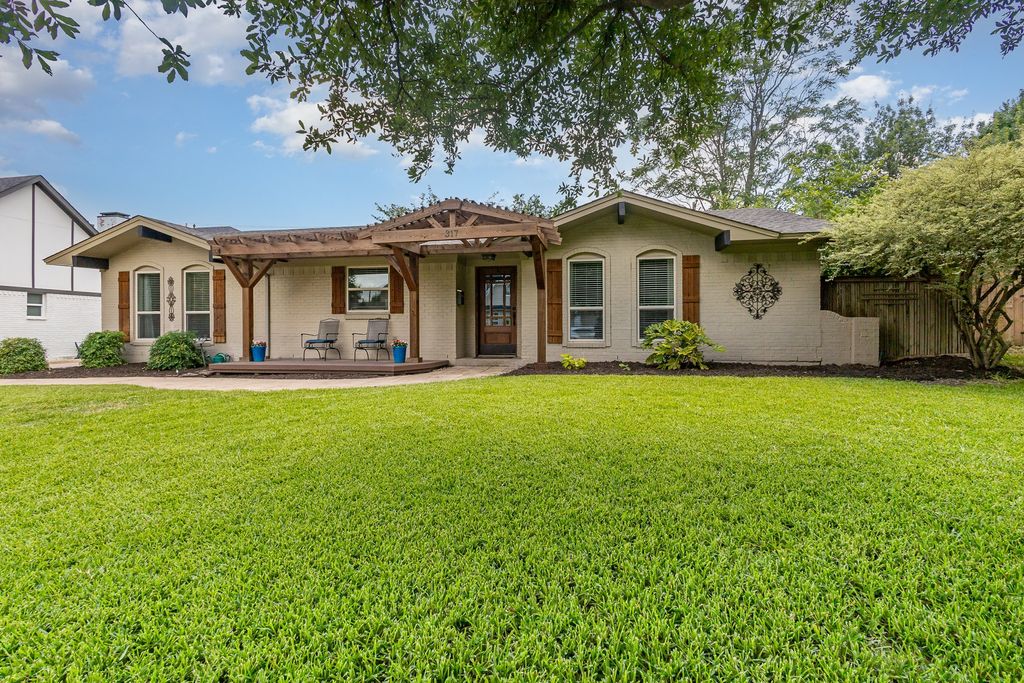 317 Oakcrest Drive, Richardson, TX 75080