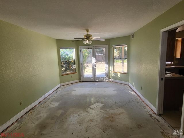 13801 Laverton Avenue, Bakersfield, CA 93314