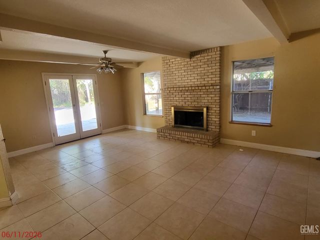 13801 Laverton Avenue, Bakersfield, CA 93314