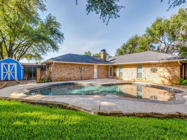 2020 Normandy Drive, Hurst, TX 76054