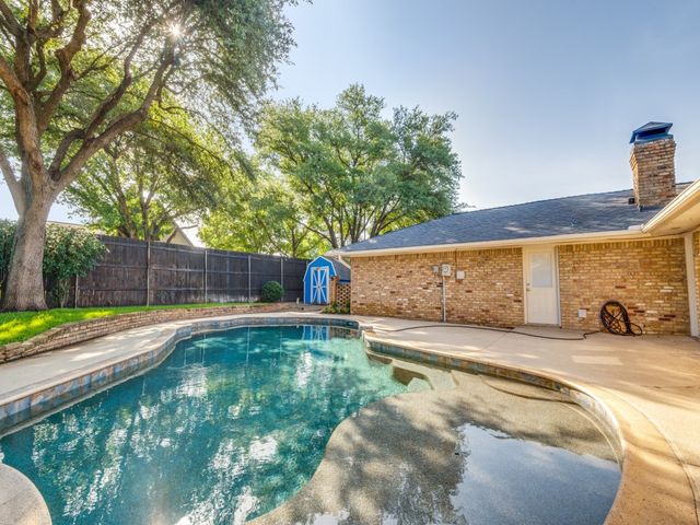 2020 Normandy Drive, Hurst, TX 76054