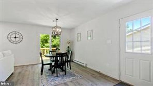 305 S LINCOLN AVE, Sterling, VA 20164