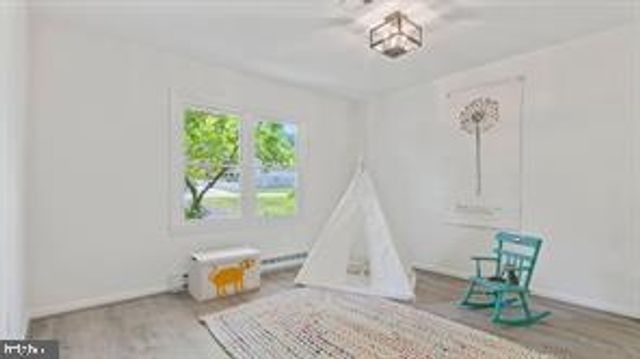 305 S LINCOLN AVE, Sterling, VA 20164