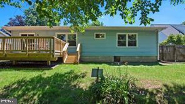 305 S LINCOLN AVE, Sterling, VA 20164