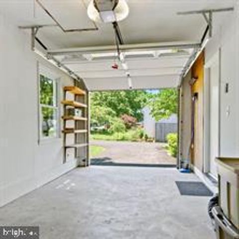 305 S LINCOLN AVE, Sterling, VA 20164