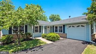 305 S LINCOLN AVE, Sterling, VA 20164