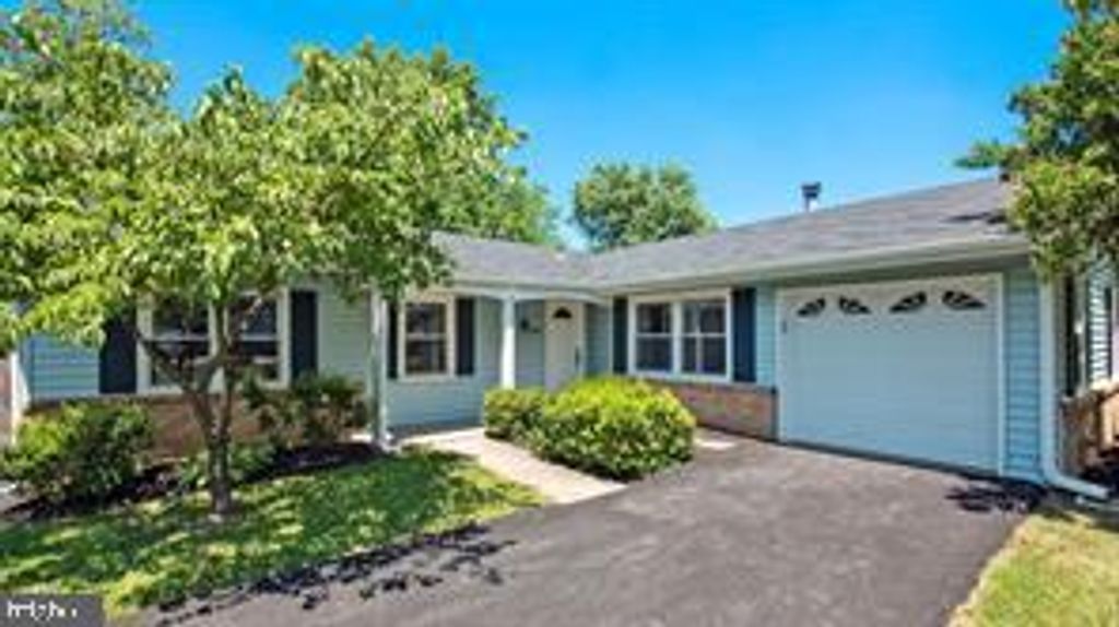 305 S LINCOLN AVE, Sterling, VA 20164