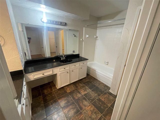 4105 Vista Road 1, Pasadena, TX 77504