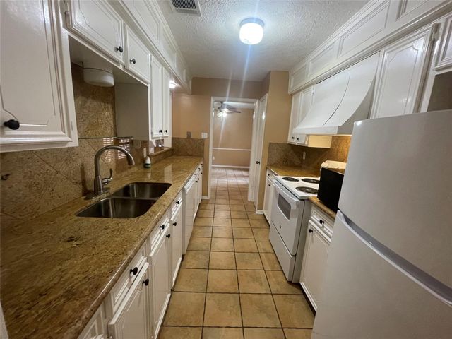 4105 Vista Road 1, Pasadena, TX 77504