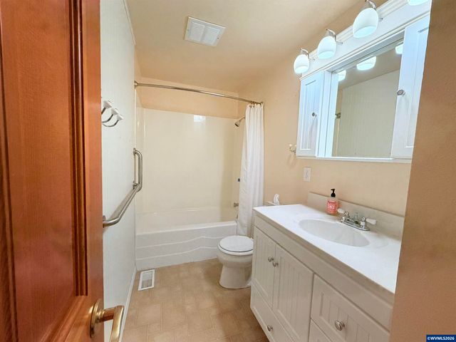 2427 NW Wayland St, Corvallis, OR 97330