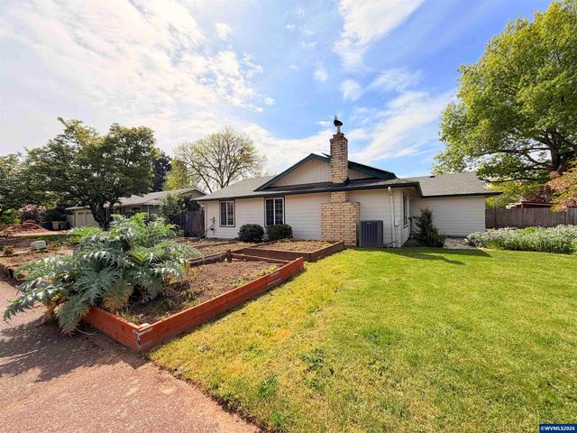 2427 NW Wayland St, Corvallis, OR 97330