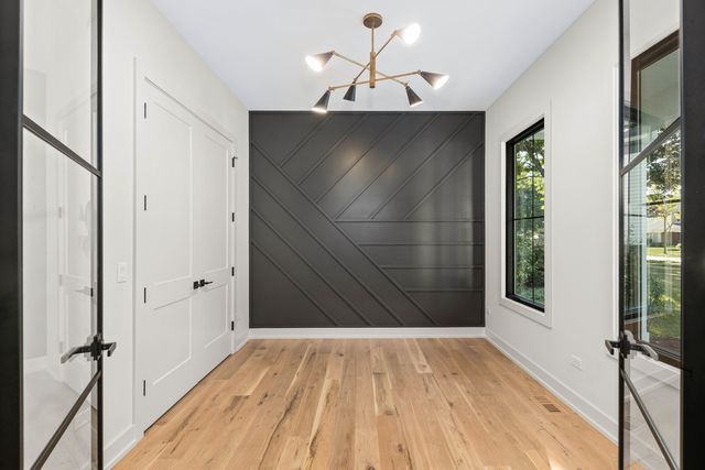 1314 N Eagle Street, Naperville, IL 60563