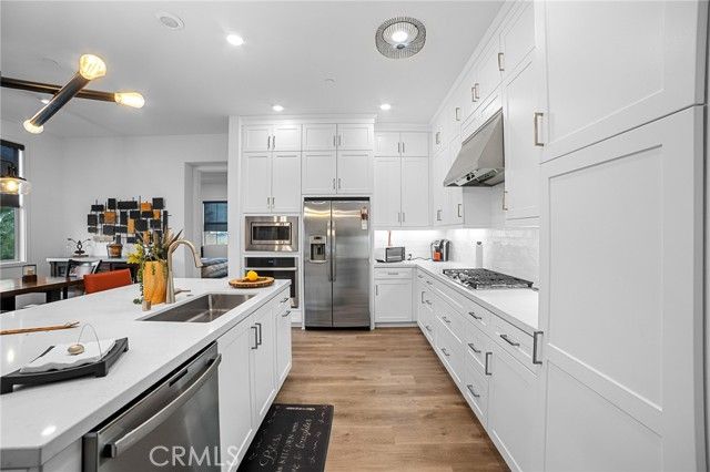 129 Carlow, Irvine, CA 92618