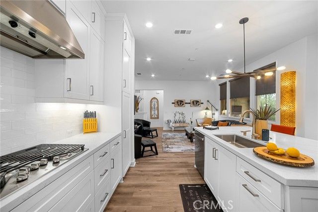 129 Carlow, Irvine, CA 92618