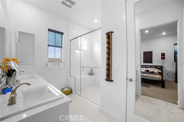 129 Carlow, Irvine, CA 92618