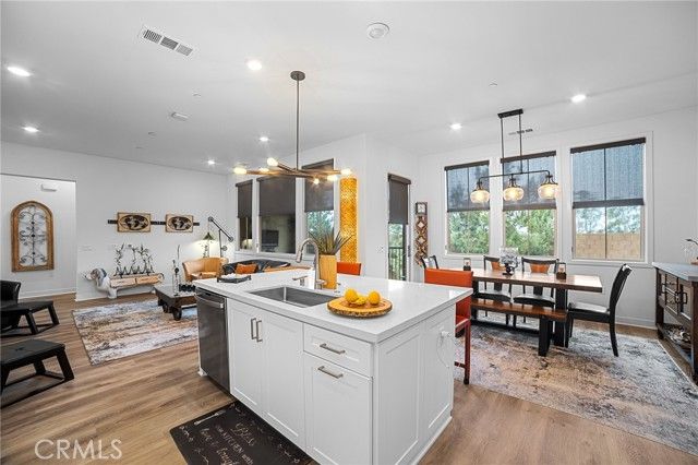 129 Carlow, Irvine, CA 92618