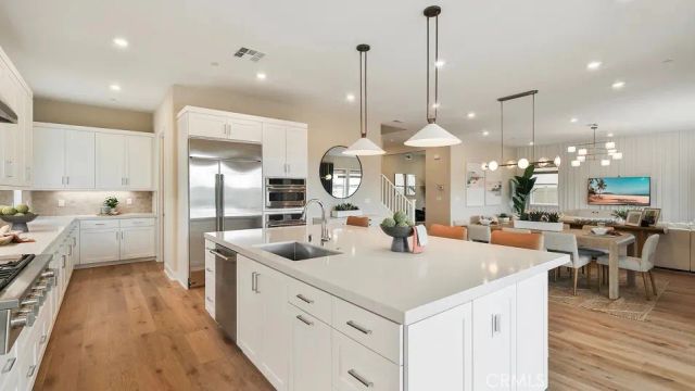 24408 Camino Oceano, Valencia, CA 91354