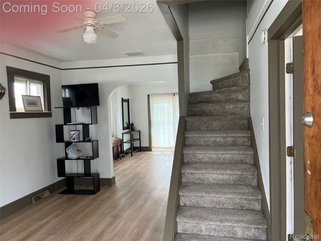 7352 Dale, Center Line, MI 48015