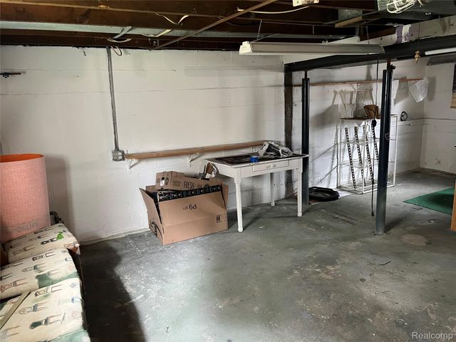 7352 Dale, Center Line, MI 48015