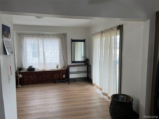 7352 Dale, Center Line, MI 48015