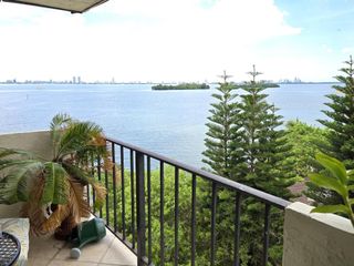 7795 NE Bayshore Court 502, Miami, FL 33138
