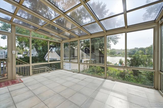 1705 Riverside Avenue, St. Charles, IL 60174