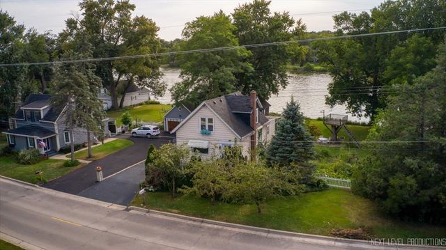 1705 Riverside Avenue, St. Charles, IL 60174