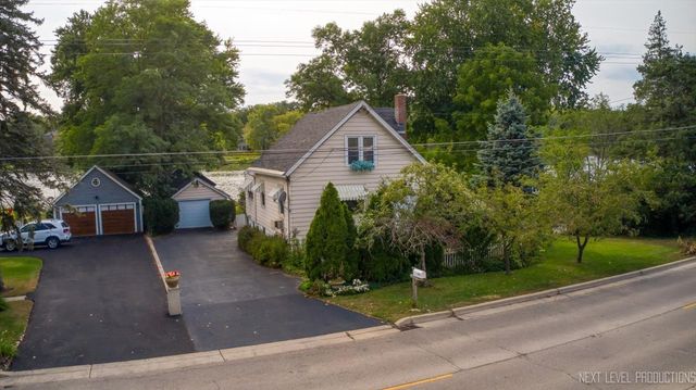 1705 Riverside Avenue, St. Charles, IL 60174