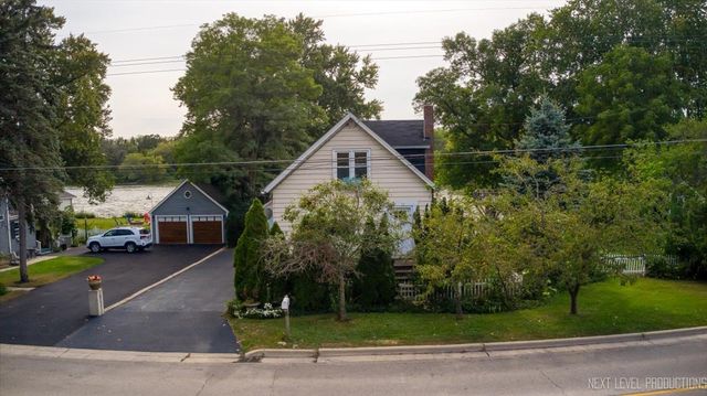 1705 Riverside Avenue, St. Charles, IL 60174