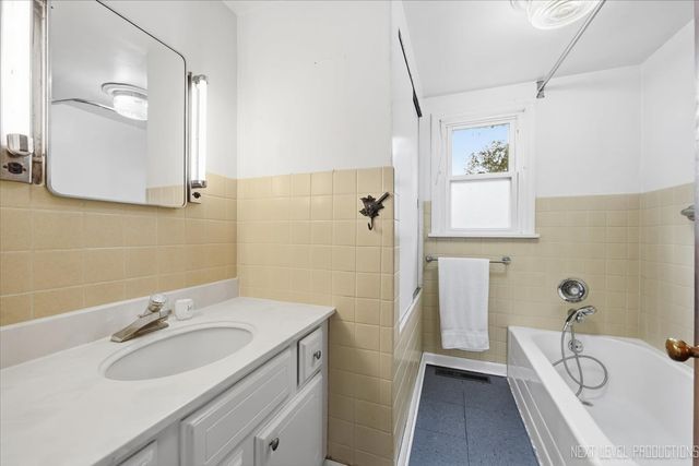 1705 Riverside Avenue, St. Charles, IL 60174