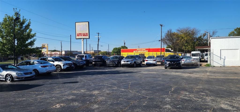 4427 W Jefferson Boulevard, Cockrell Hill, TX 75211