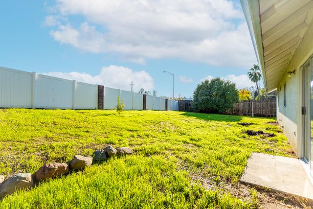 1783 Record Lane, Redding, CA 96001