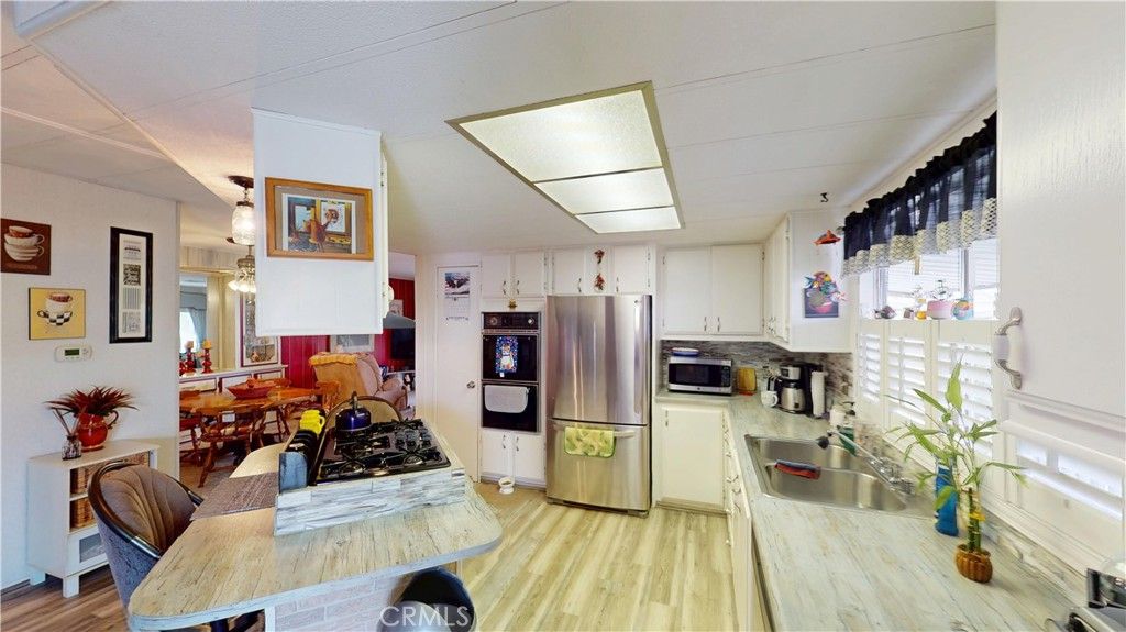 Image 13 of property listing at 15111 Bushard Street 18, Westminster, CA 92683