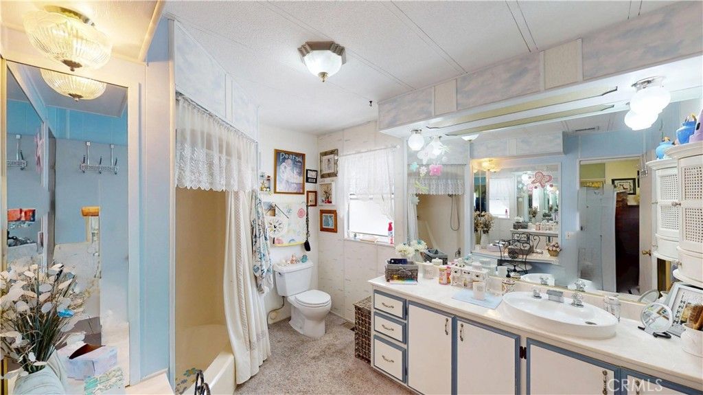 Image 24 of property listing at 15111 Bushard Street 18, Westminster, CA 92683