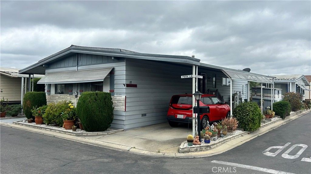 Image 3 of property listing at 15111 Bushard Street 18, Westminster, CA 92683