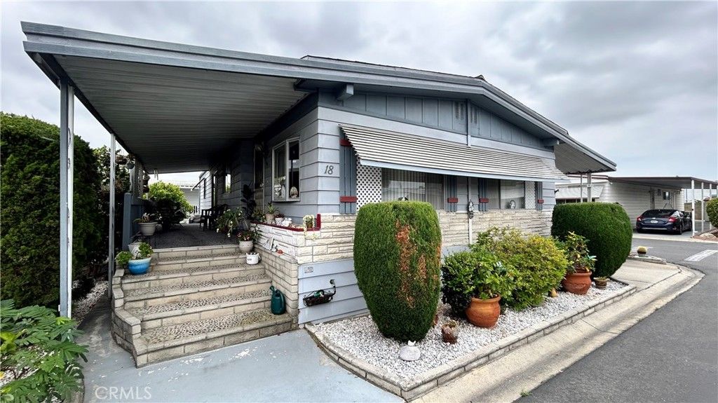 Image 4 of property listing at 15111 Bushard Street 18, Westminster, CA 92683