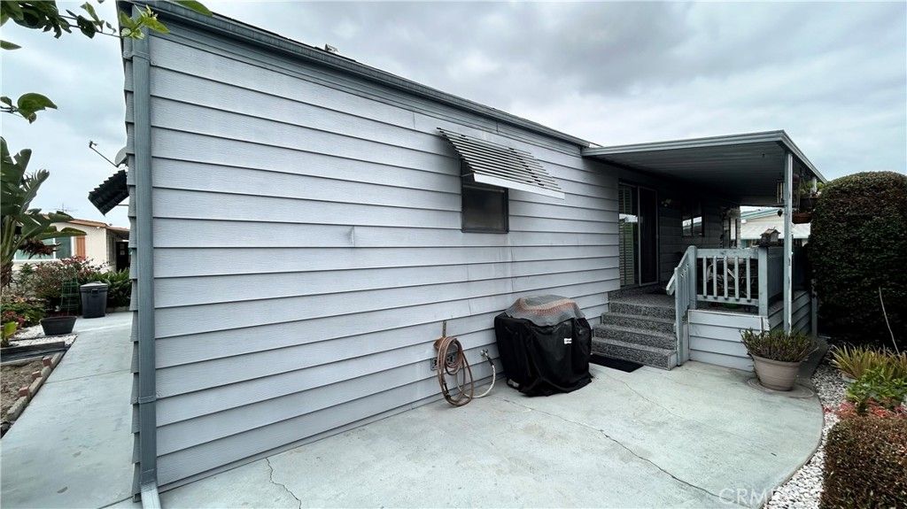 Image 5 of property listing at 15111 Bushard Street 18, Westminster, CA 92683