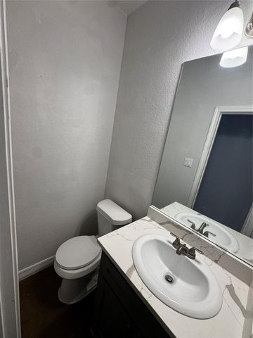 8205 Oak Knoll Lane A, Houston, TX 77028