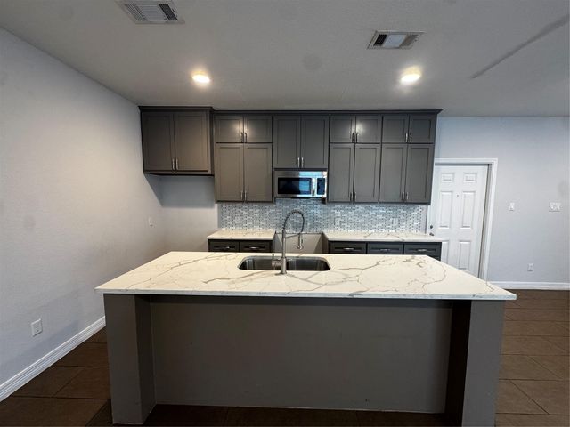 8205 Oak Knoll Lane A, Houston, TX 77028