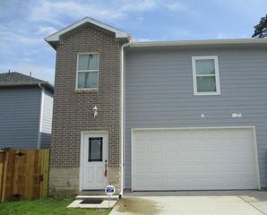 8205 Oak Knoll Lane A, Houston, TX 77028
