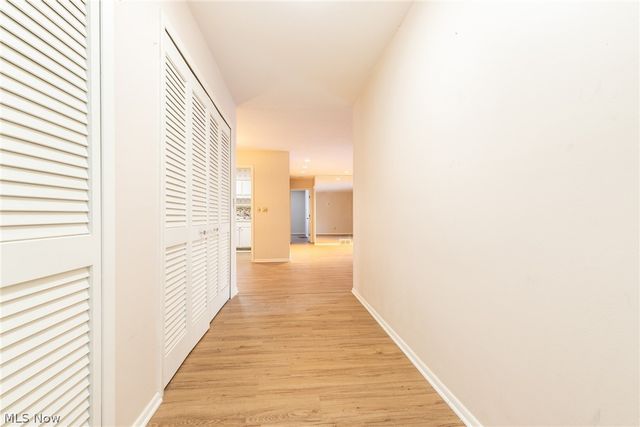 2112 Acacia Park Drive 209, Lyndhurst, OH 44124